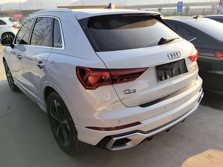 Фото 4 - Audi Q3