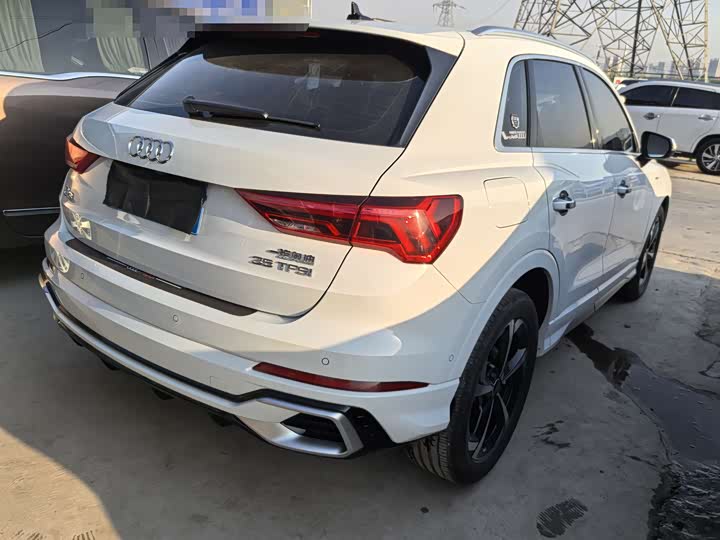 Фото 6 - Audi Q3