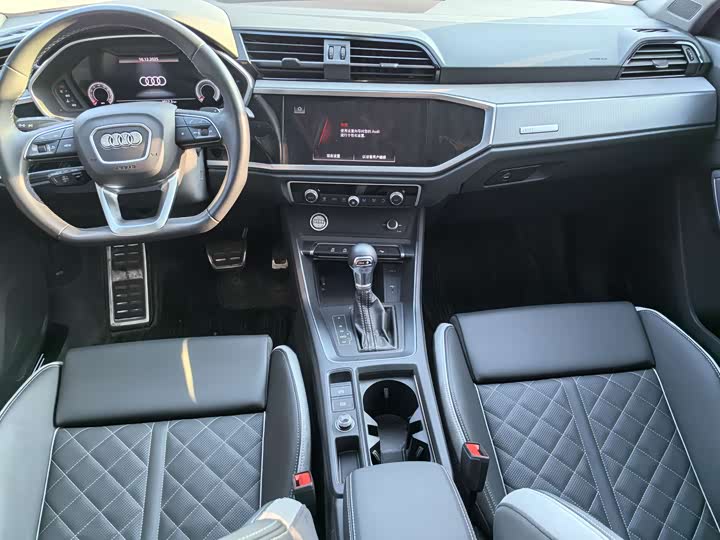 Фото 8 - Audi Q3