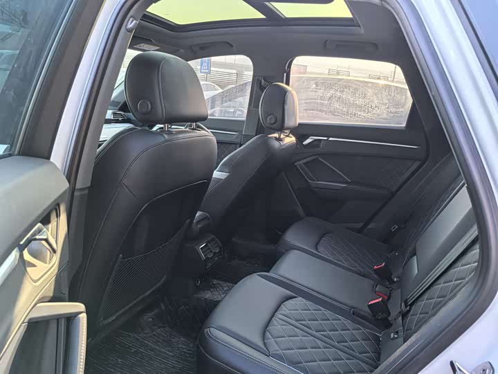 Фото 9 - Audi Q3