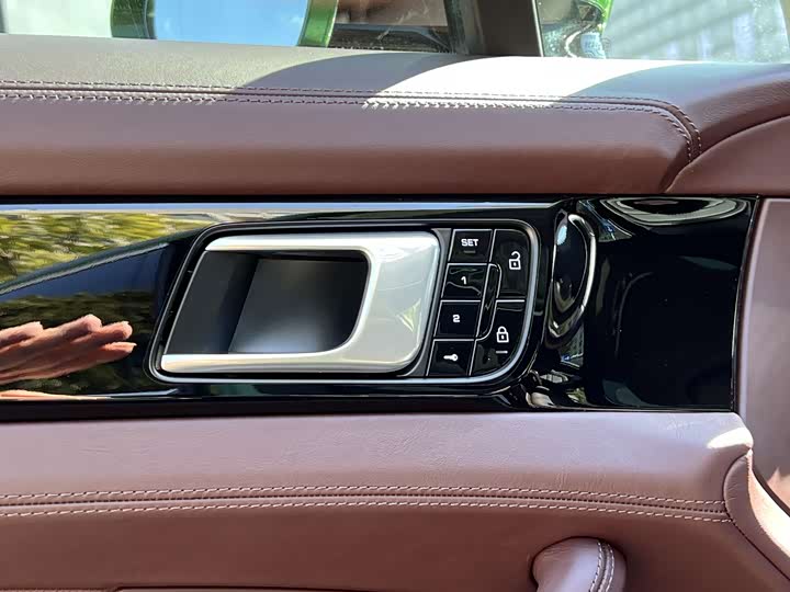 Фото 15 - Porsche Panamera