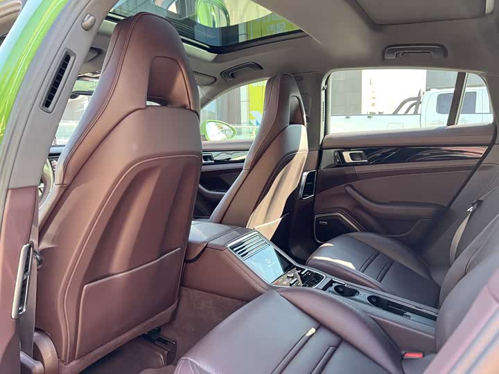 Фото 19 - Porsche Panamera