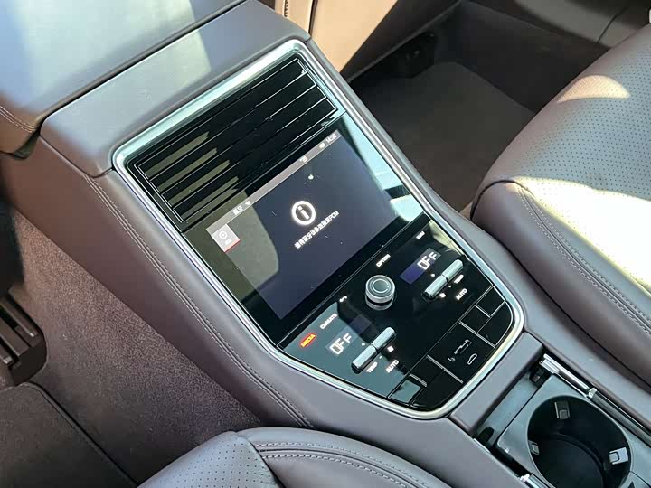 Фото 20 - Porsche Panamera