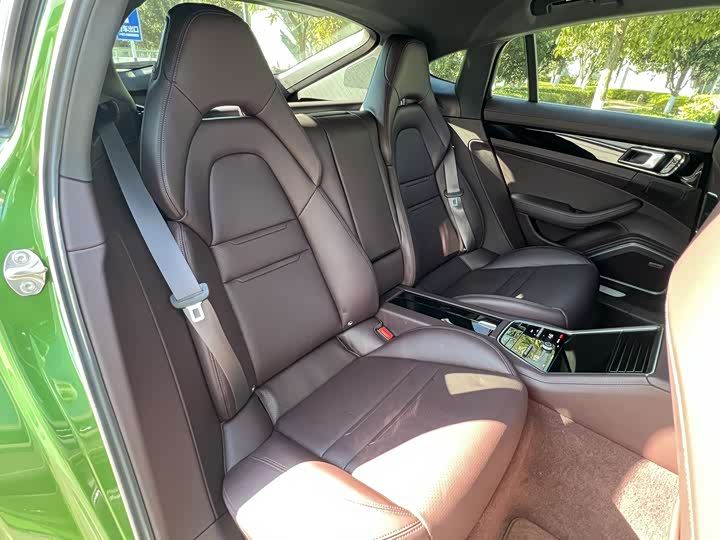 Фото 22 - Porsche Panamera