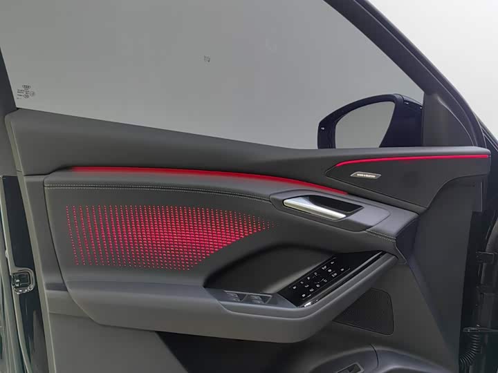 Фото 10 - Audi Q6L e-tron Sportback