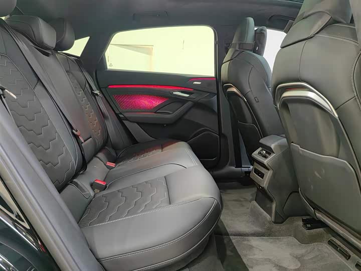 Фото 18 - Audi Q6L e-tron Sportback