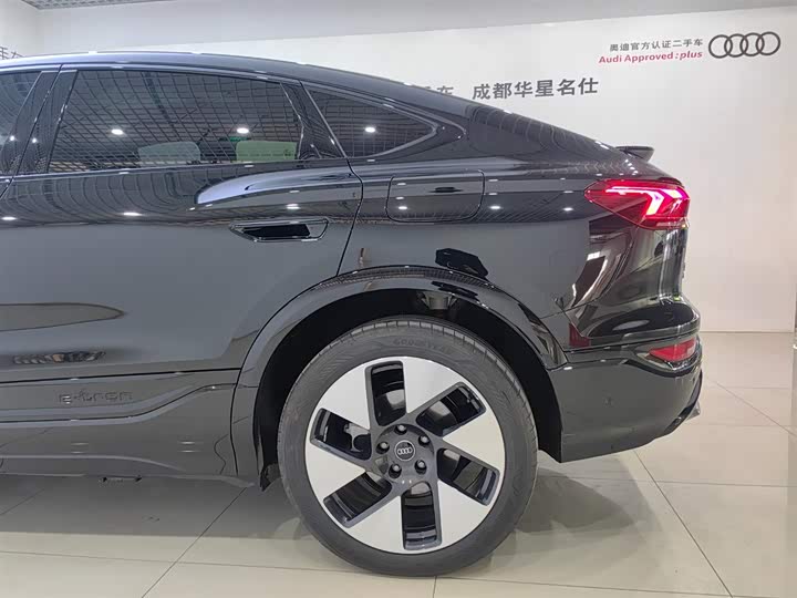 Фото 7 - Audi Q6L e-tron Sportback