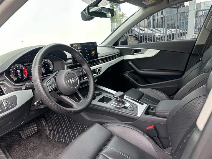 Фото 11 - Audi A4L