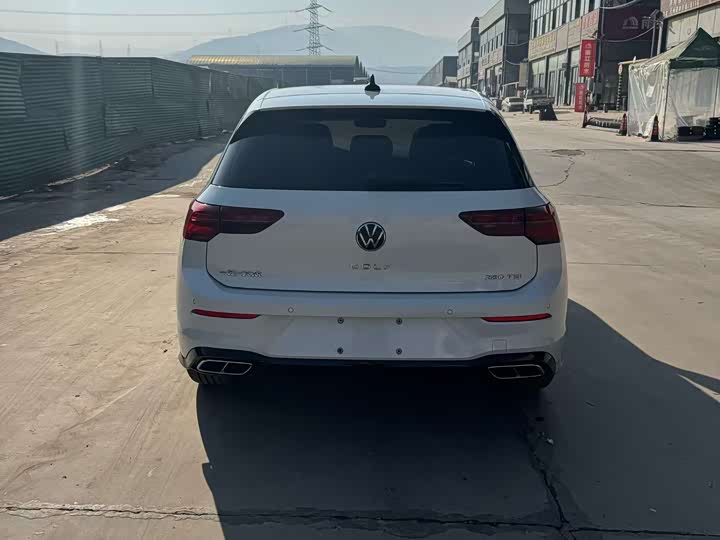 Фото 5 - Volkswagen Golf