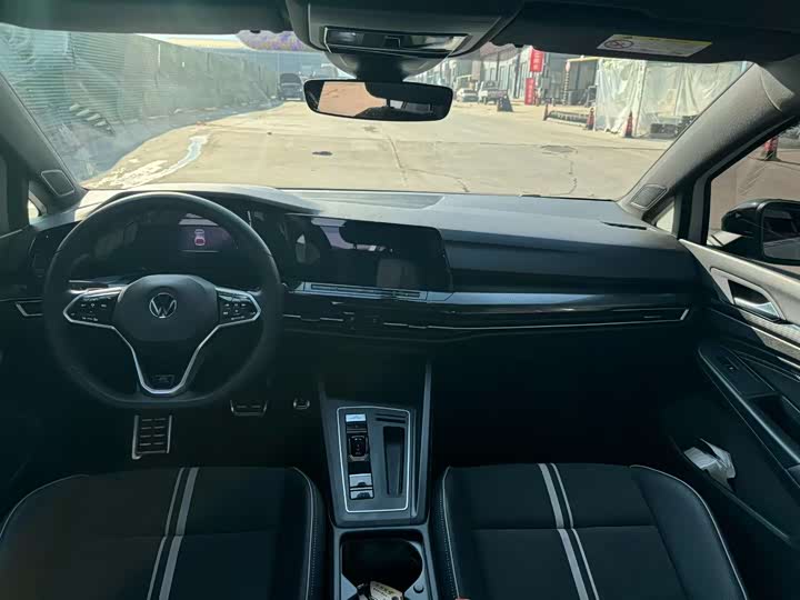 Фото 8 - Volkswagen Golf