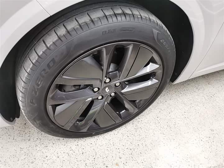 Фото 23 - LiXiang L6