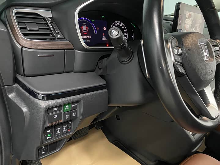 Фото 15 - Honda Odyssey