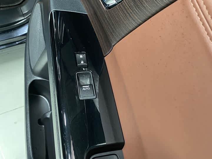 Фото 21 - Honda Odyssey