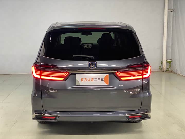 Фото 4 - Honda Odyssey