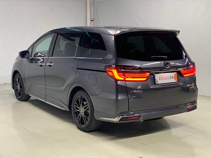 Фото 6 - Honda Odyssey