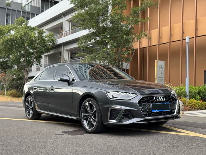 Фото 3 - Audi A4L