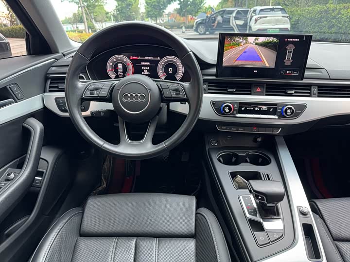 Фото 6 - Audi A4L