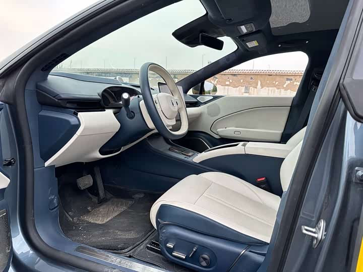 Фото 4 - Zeekr 007