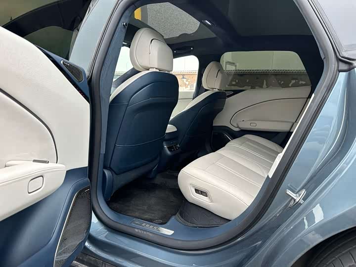 Фото 5 - Zeekr 007