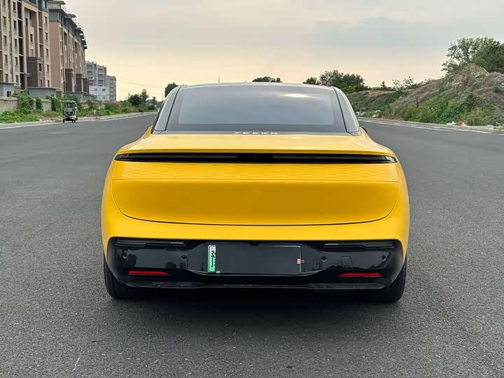 Фото 8 - Zeekr 007