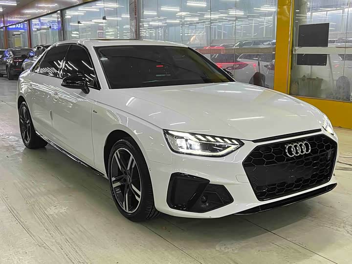 Фото 3 - Audi A4L