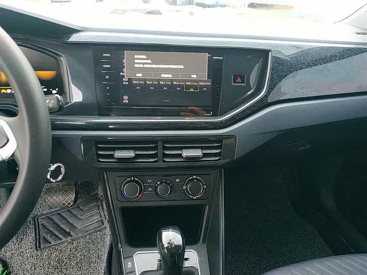 Фото 13 - Volkswagen Lavida