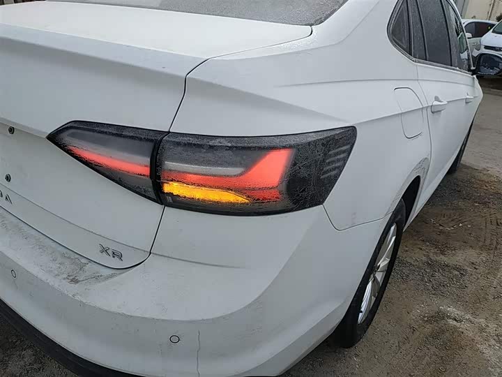 Фото 8 - Volkswagen Lavida