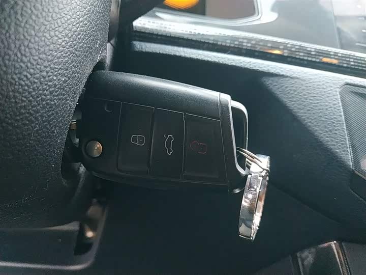 Фото 9 - Volkswagen Lavida