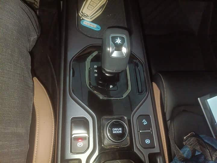 Фото 14 - Geely Icon