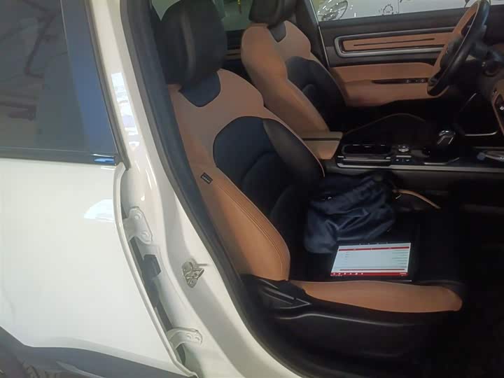 Фото 25 - Geely Icon