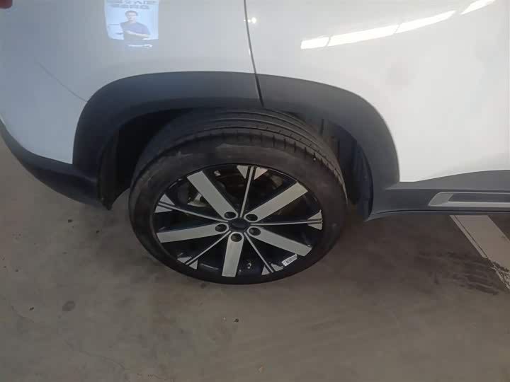 Фото 26 - Geely Icon