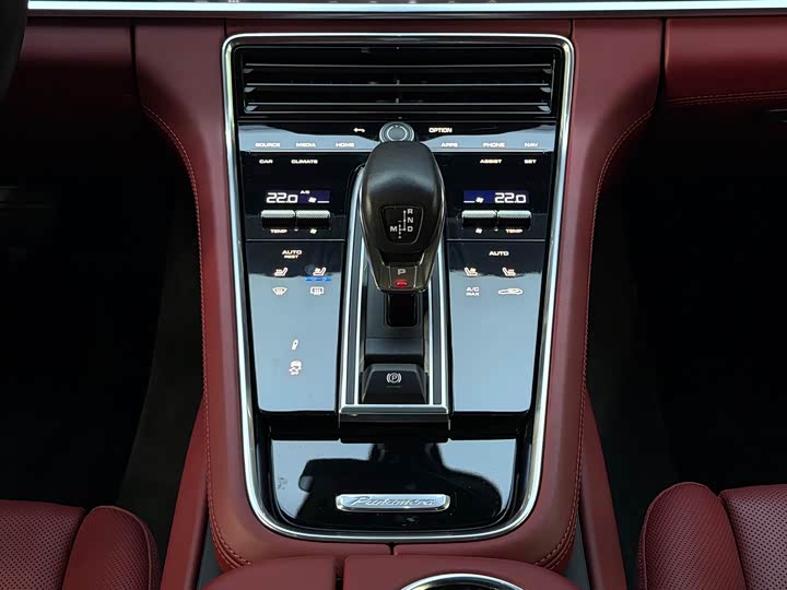 Фото 19 - Porsche Panamera