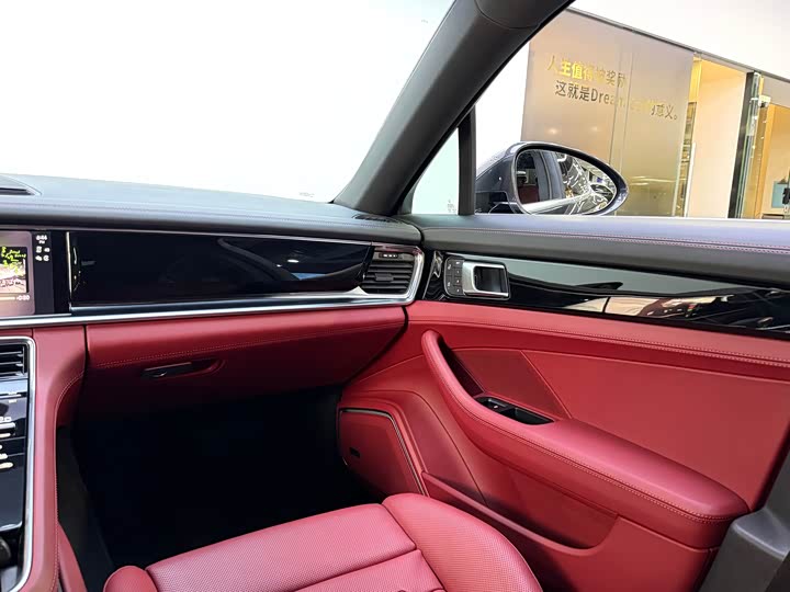 Фото 21 - Porsche Panamera