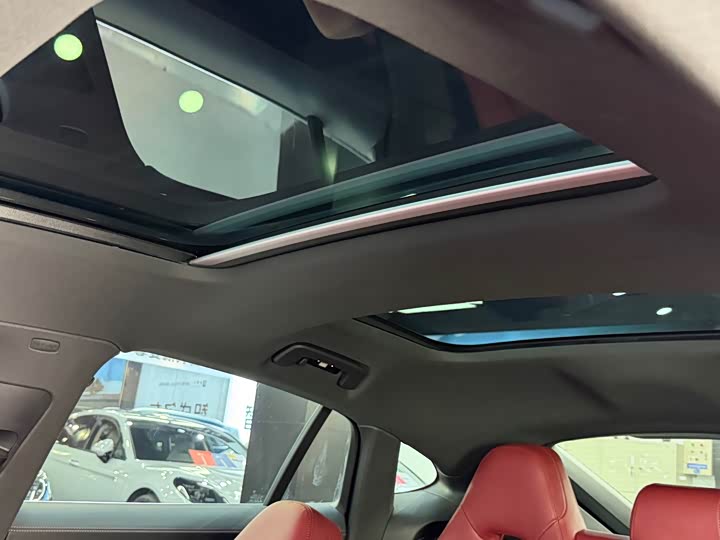 Фото 23 - Porsche Panamera