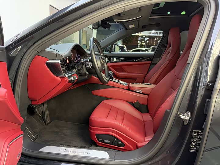 Фото 8 - Porsche Panamera