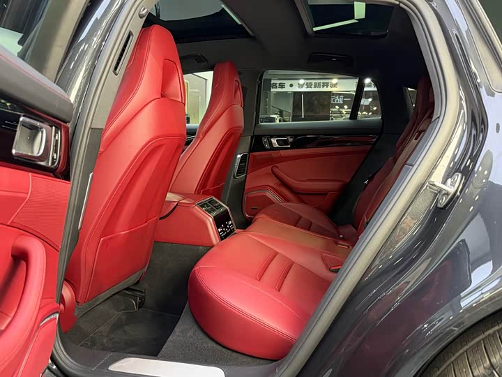 Фото 9 - Porsche Panamera