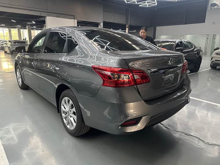 Фото 10 - Nissan Sylphy