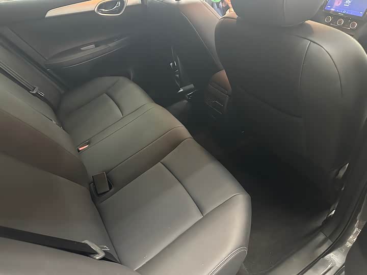 Фото 5 - Nissan Sylphy