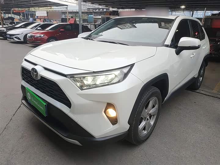 Фото 2 - Toyota RAV4