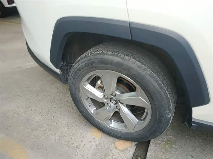 Фото 26 - Toyota RAV4