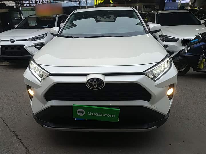 Фото 3 - Toyota RAV4