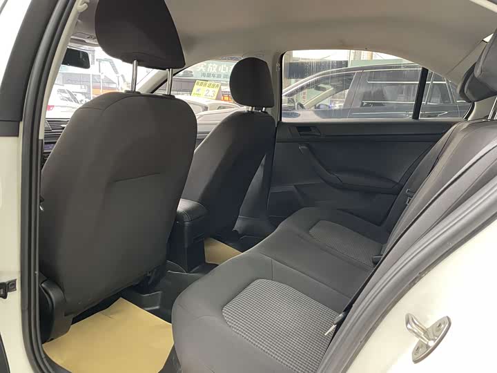 Фото 5 - Volkswagen Santana