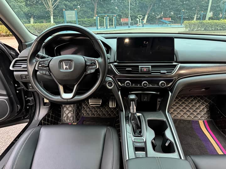 Фото 13 - Honda Accord