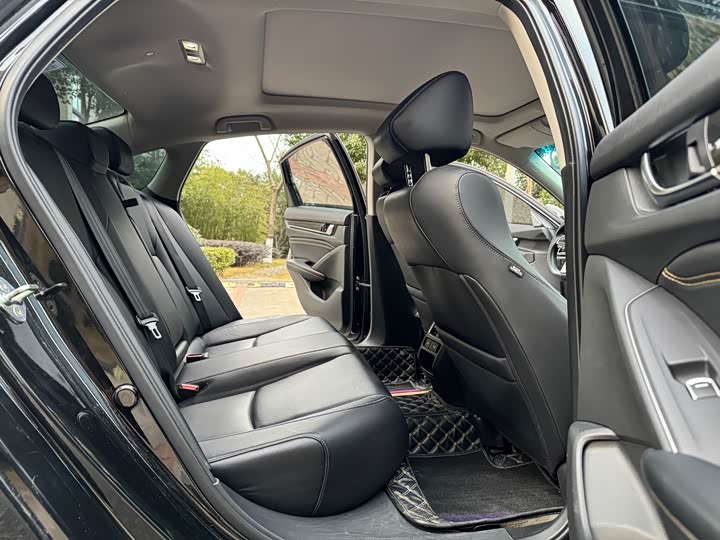 Фото 14 - Honda Accord