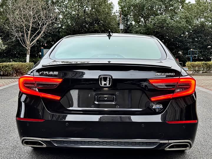 Фото 17 - Honda Accord