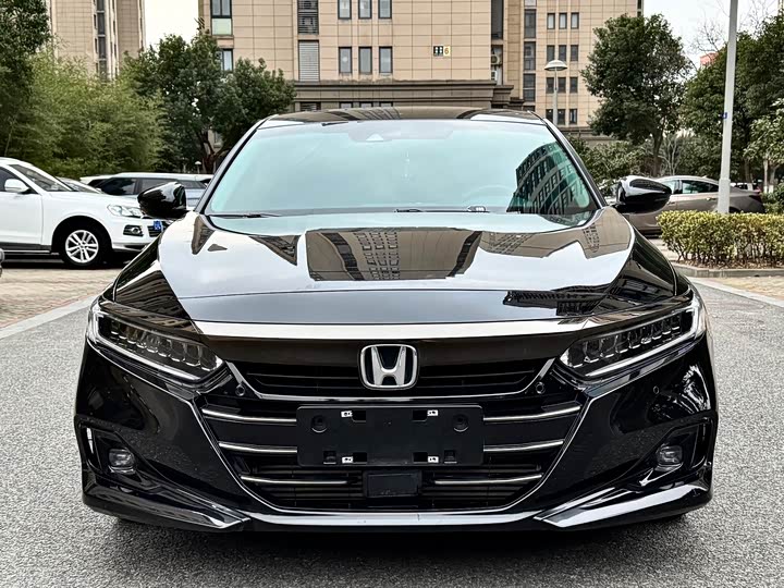 Фото 2 - Honda Accord