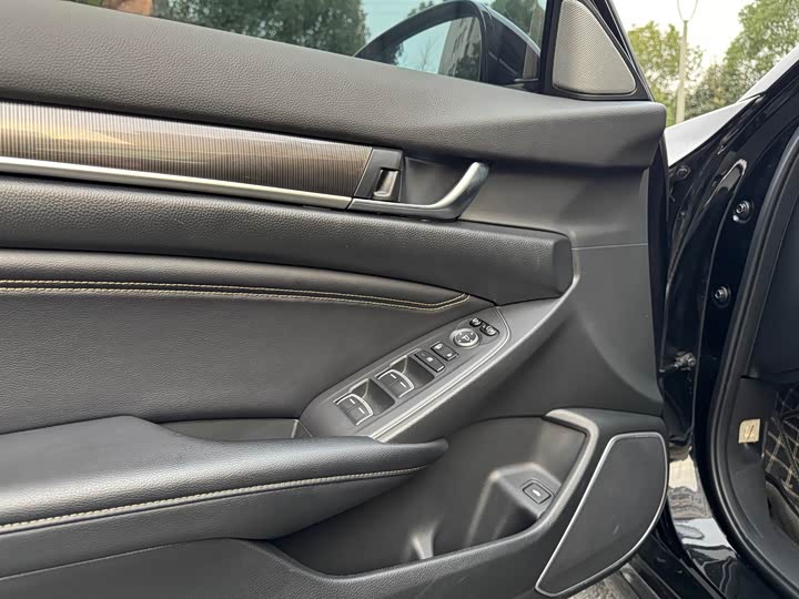 Фото 5 - Honda Accord