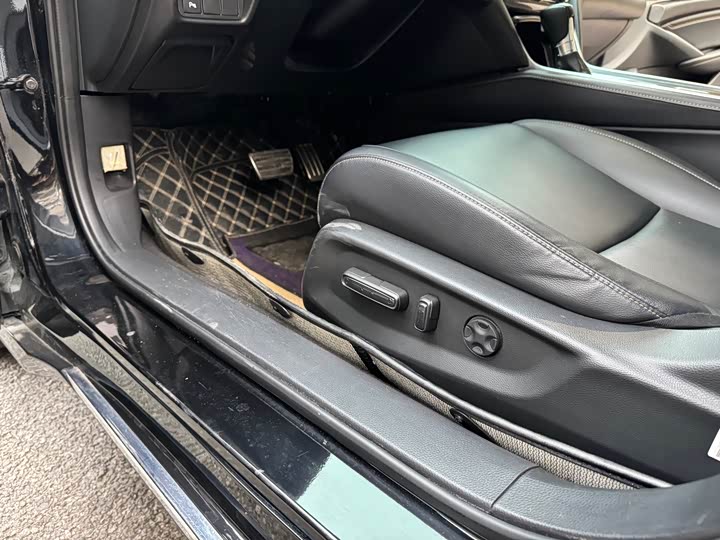 Фото 6 - Honda Accord