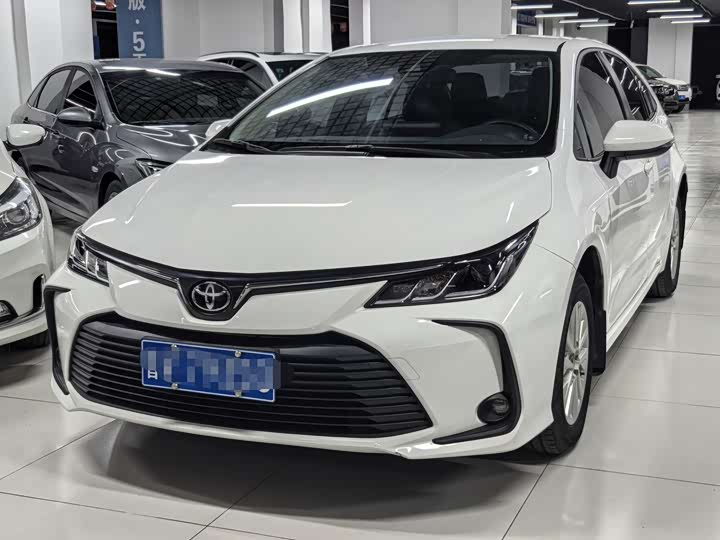 Фото 1 - Toyota Corolla