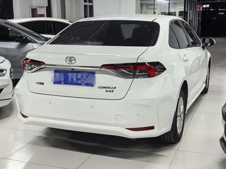 Фото 3 - Toyota Corolla